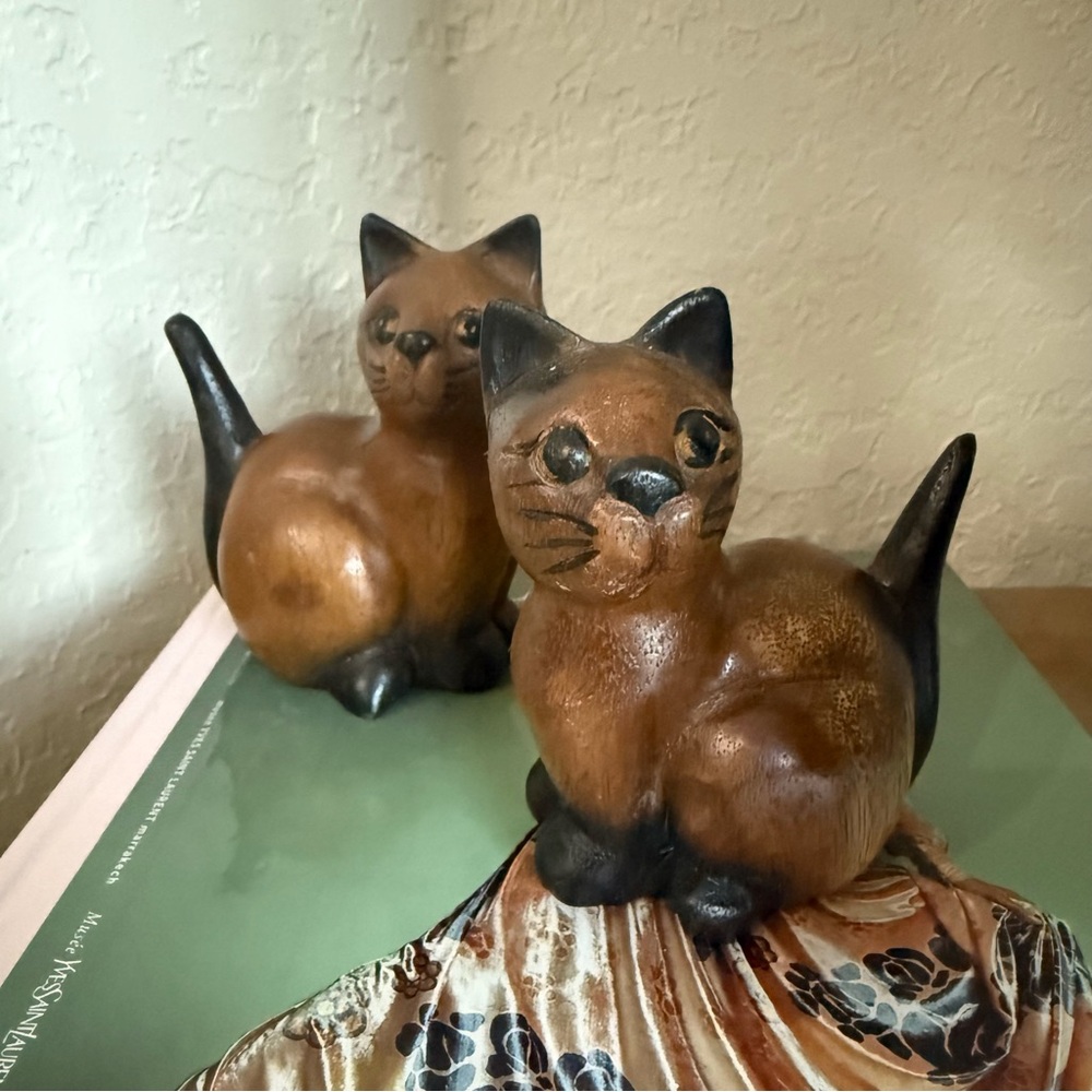 Vintage Wooden Pair Of Cat Figurines